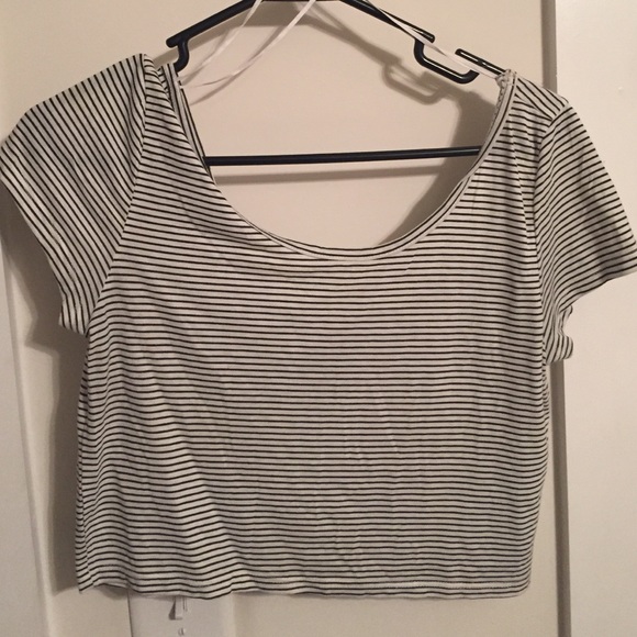 American Eagle crop top