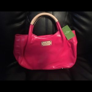 This bag is absolutely adorable & stylish.