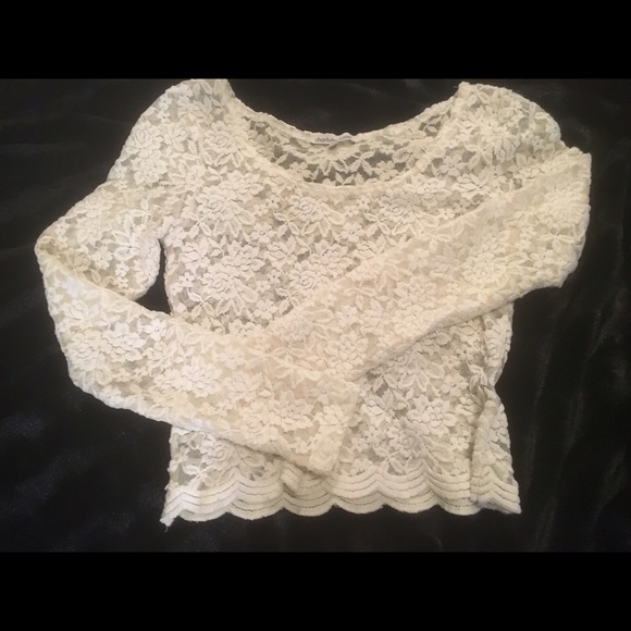Whitish/cream laced top