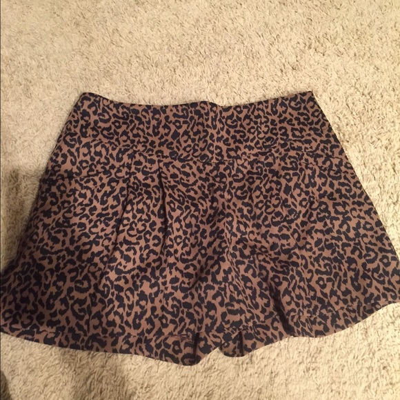 LOFT leopard print pleated shorts