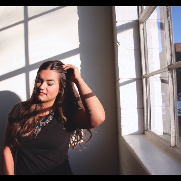 Meet your Posher, Sierra - Picture 3 of 4