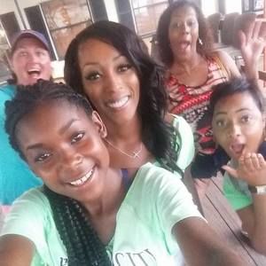 Meet your Posher, Candice