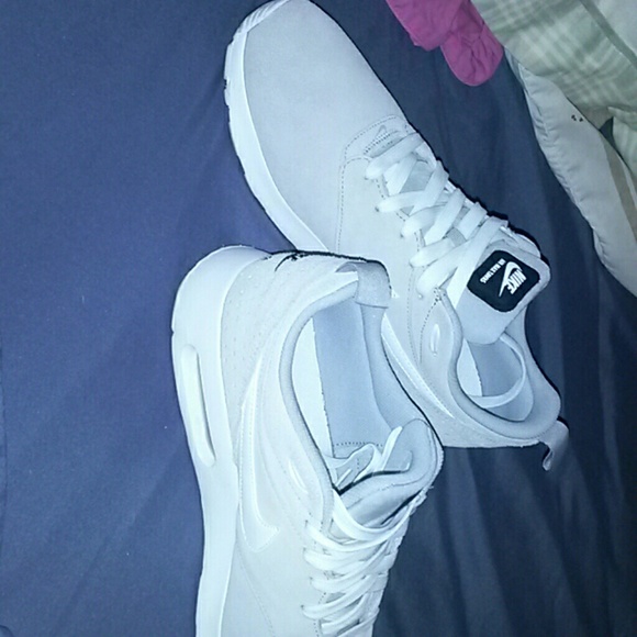 New* Nike Air Tanvas