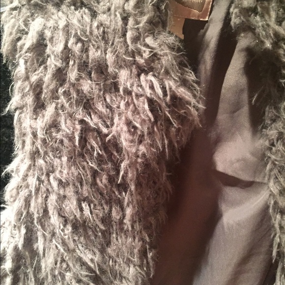 Fur vest - Picture 2 of 3