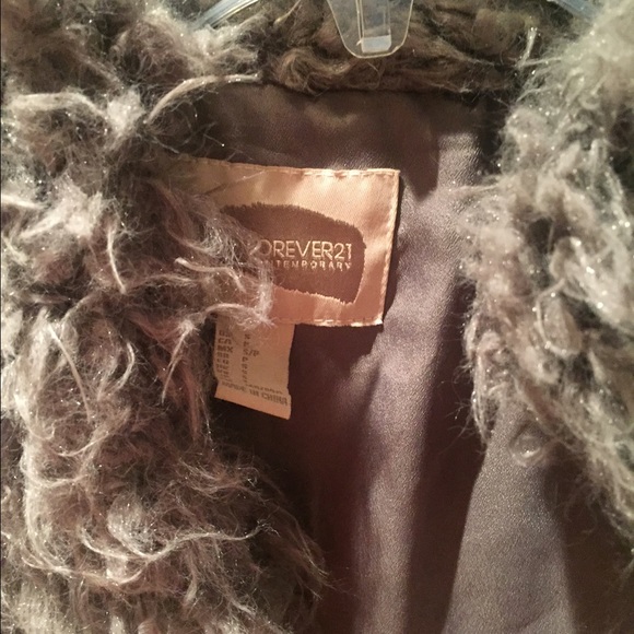 Fur vest - Picture 3 of 3