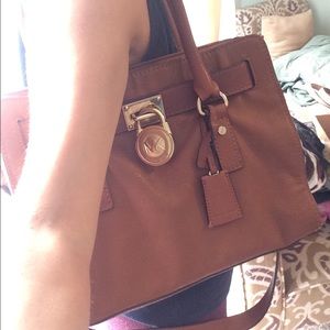 SOLD 🎉 Authentic Michael Kors Hamilton Bag