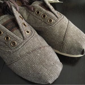 Toms