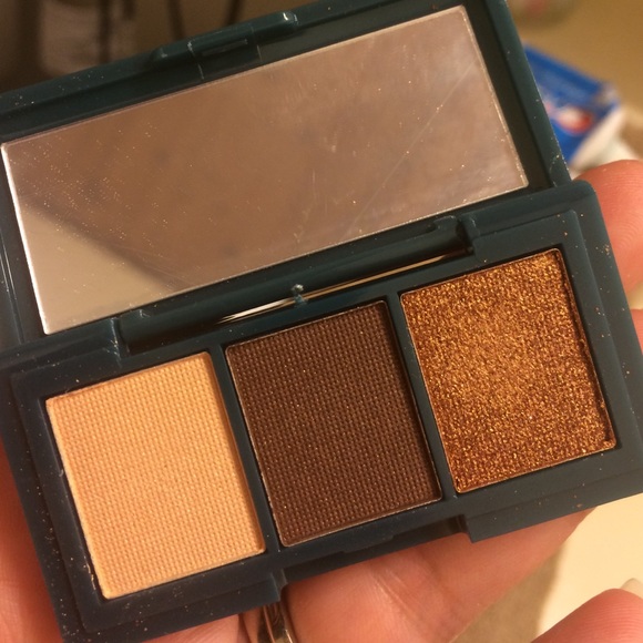 💥🏷$5 off! Eye shadow trio