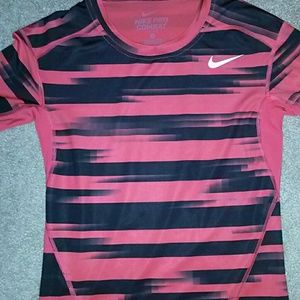 New Mens small Nike pro combat tee for trade only