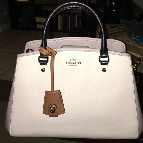 SOLD 🎉Authentic coach bag