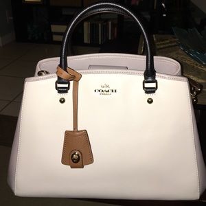 SOLD 🎉Authentic coach bag