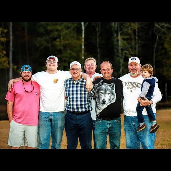 Meet your Posher, Mace - Picture 1 of 1