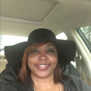 Meet your Posher, Dionne