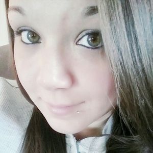Meet your Posher, Alyssa