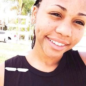 Meet your Posher, Lauryn