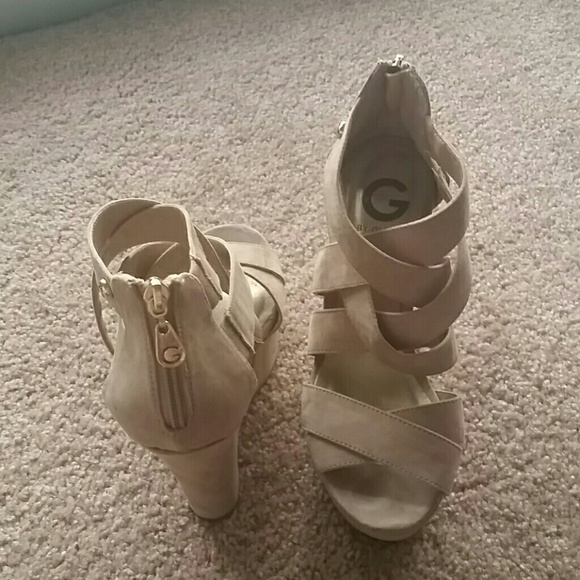 G by Guess Shoes - Size 6 hepbern wegdes
