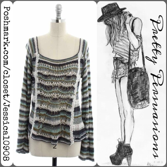 Free People Sweaters - Free People Loose Knit Bell Sleeve Sweater