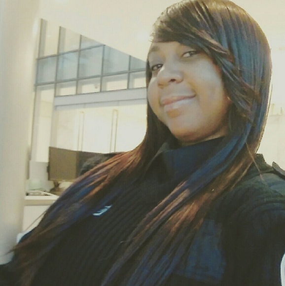 Meet your Posher, Ebony