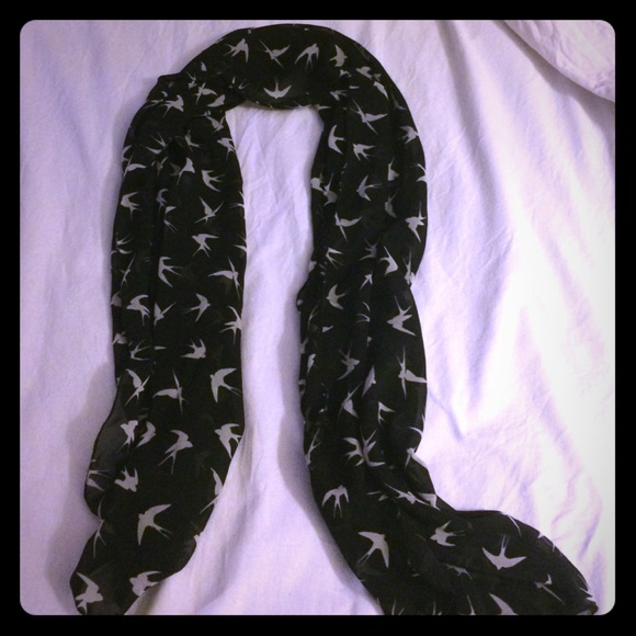 Small Black and White Bird Patterned Scarf