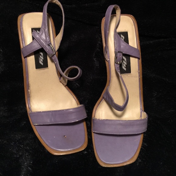 Purple and tan 4' sandals - Picture 1 of 4