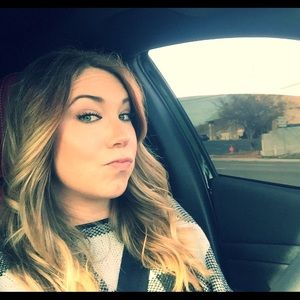 Meet your Posher, Denise