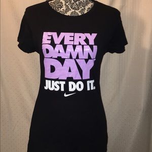 🎉 Nike T Shirt 🎉 Medium 🎉