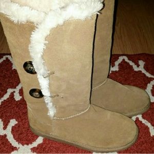 Fur lined boots
