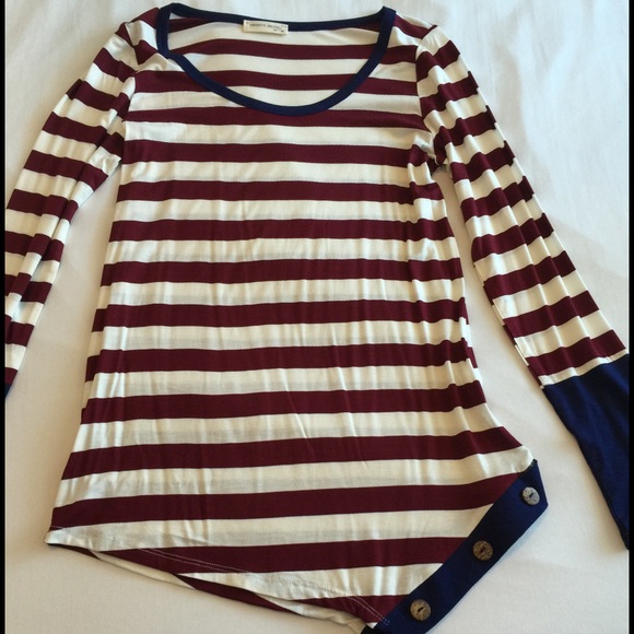 Only 1 left in Small NWOT - Picture 2 of 3