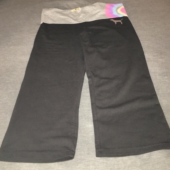 🎉 VS PINK Capri Pant 🎉 Large 🎉