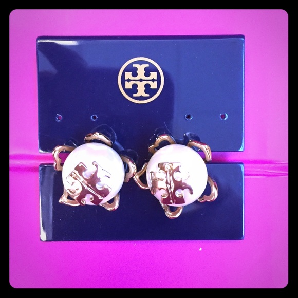 New in box Tory Burch *clip on* earrings box set