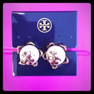 New in box Tory Burch *clip on* earrings box set