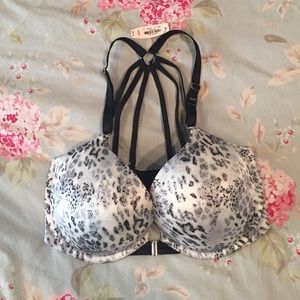 NWT Victoria's Secret Very Sexy Push-up 32ddd