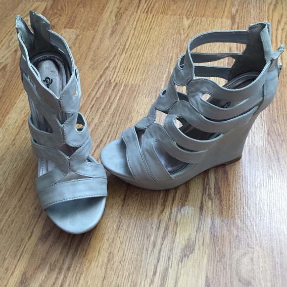 Grey Qupid sexy wedges