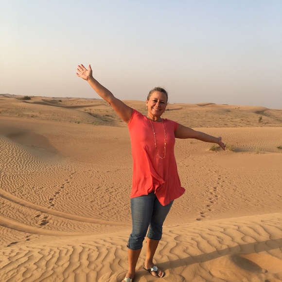 ๐ Hello, I'm Roxanne. ๐ Iโm a Posh Ambassador!โญ๏ธ - Picture 2 of 7