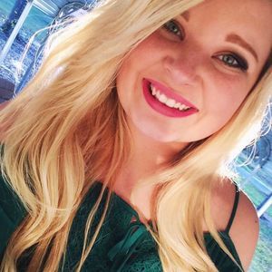 Meet your Posher, Adrianna