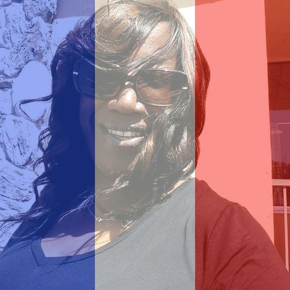 Meet your Posher, Stephanie - Picture 1 of 1