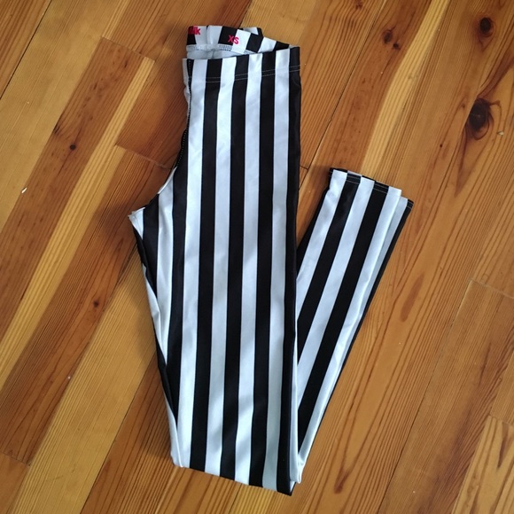 BlackMilk beetle juice leggings!