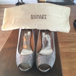 Badgely Mischka Kassidy-II Metallic Peep Toe Pump