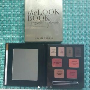 SOLD Kevyn aucoin Look Book palette