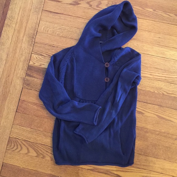 Adorable sweater hoody.