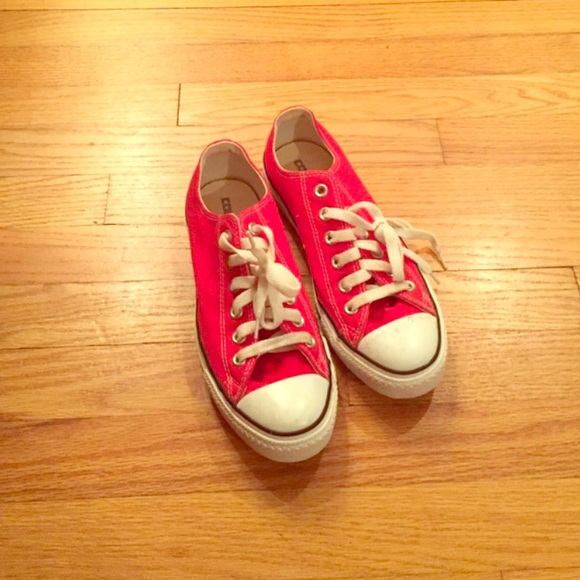 Women's red converse
