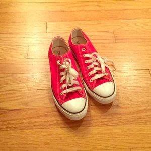 Women's red converse