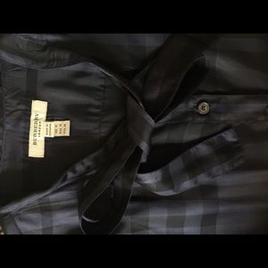 Navy/black silk Burberry London blouse
