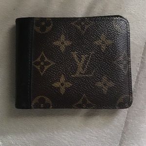 Gently used Men's Gaspar Louis Vuitton Wallet