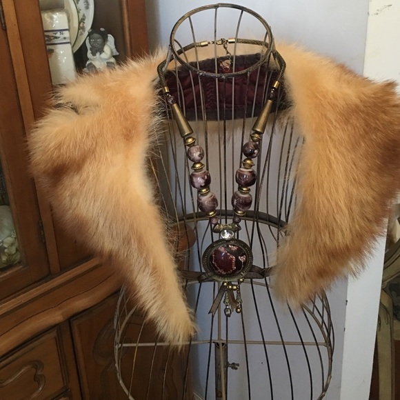 Purple vintage/gold necklace