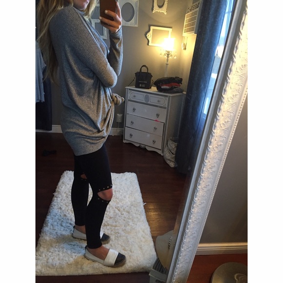 Studded slit knee leggings{sold out} - Picture 3 of 4