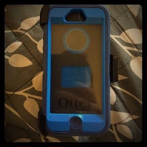Blue Otter box for iPhone 5