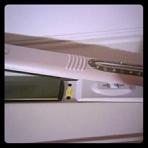 Flat iron