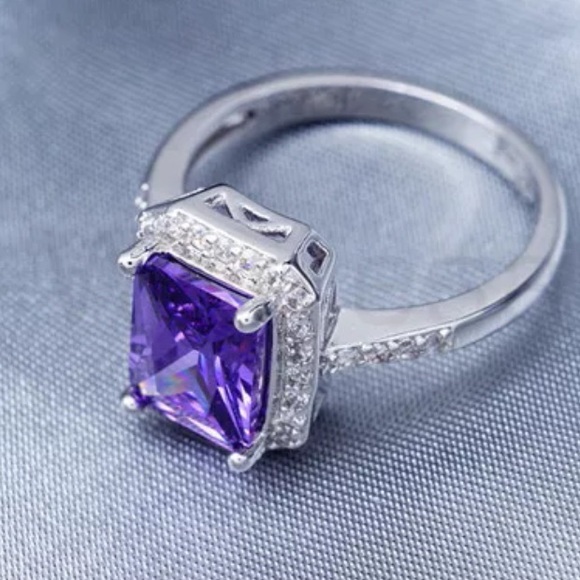 HP🎉Platinum filled 3 CT Amethyst, CZ halo ring - Picture 3 of 4
