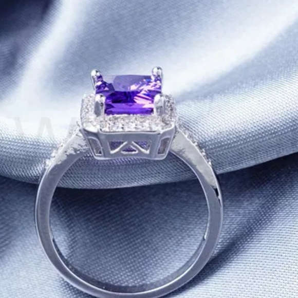 HP🎉Platinum filled 3 CT Amethyst, CZ halo ring - Picture 4 of 4